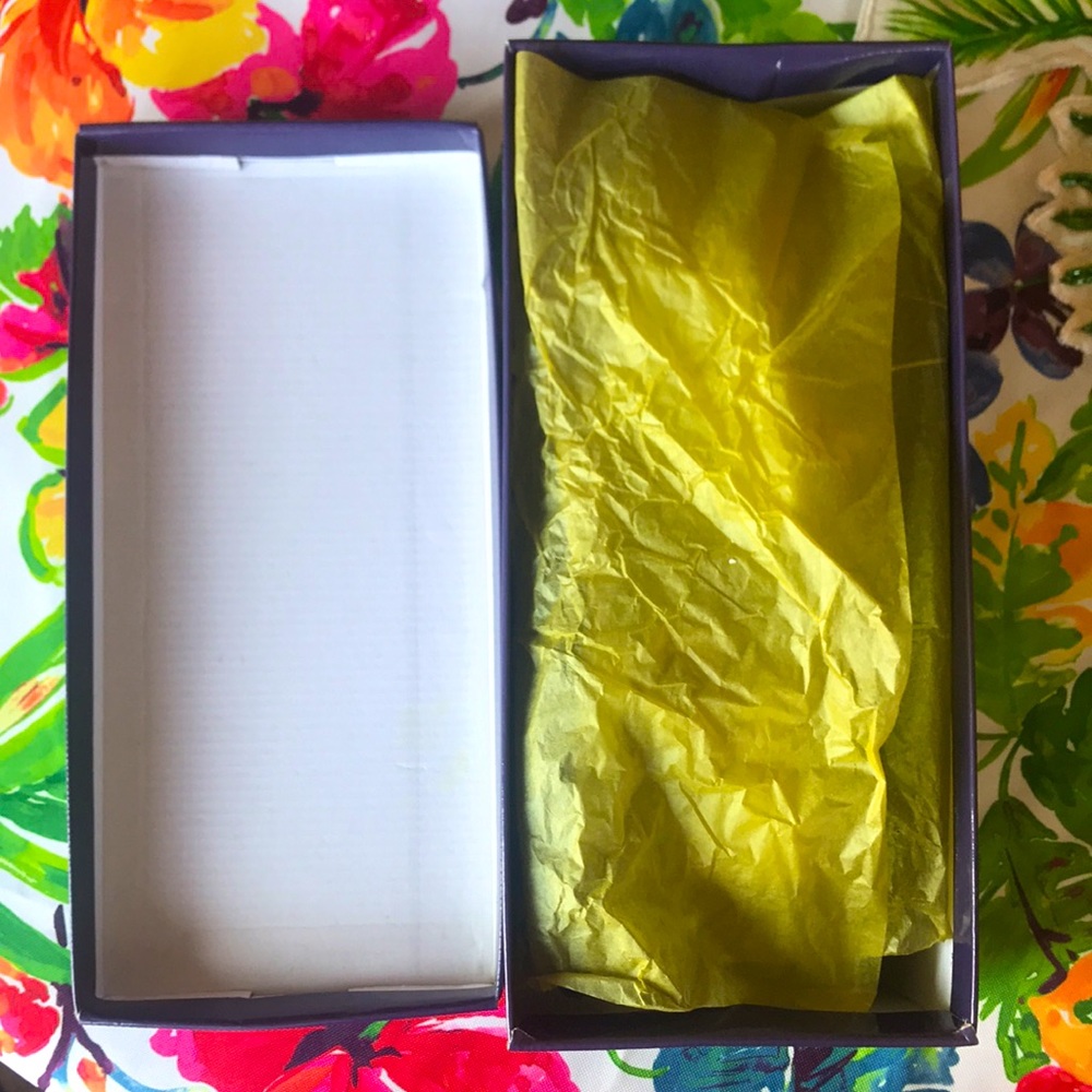 Brand New Madden Girl Flynn Black & Gold Sandals - Picture 14 of 16